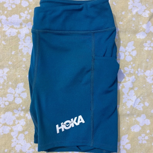 Hoka Turquoise Biking Shorts – Size Small - Picture 1 of 5